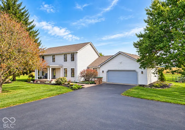 Single family home for sale at 2575 Jonesville Rd, Columbus, IN 47201 | MLS# 22133349