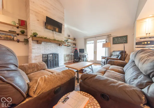 Photo 3 of Single family home for sale at 2575 Jonesville Rd, Columbus, IN 47201 | MLS# 22133349 | Listing updated on 2026-10-27