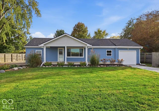 Single family home for sale at 1425 E Meiks Rd, Shelbyville, IN 46176 | MLS# 22133351