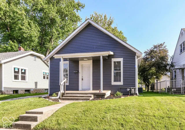 Single family home for sale at 1525 W 5th Street, Anderson, IN 46016 | MLS# 22133358
