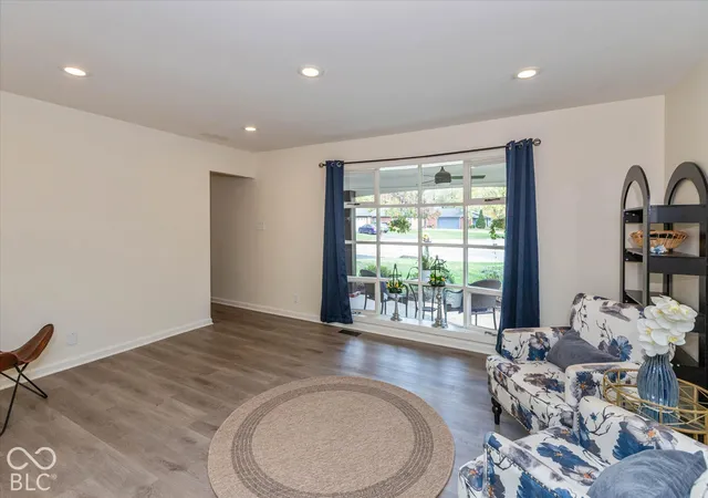 Photo 4 of Single family home for sale at 1333 Walston Ct, Indianapolis, IN 46260 | MLS# 22133360 | Listing updated on 2026-10-29