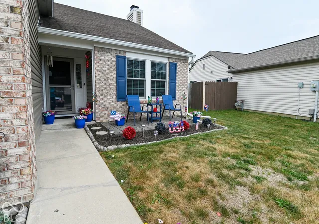 Photo 1 of Single family home for sale at 10676 Huntwick Dr, Indianapolis, IN 46231 | MLS# 22133361 | Listing updated on 2026-10-27