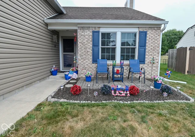 Photo 2 of Single family home for sale at 10676 Huntwick Dr, Indianapolis, IN 46231 | MLS# 22133361 | Listing updated on 2026-10-27