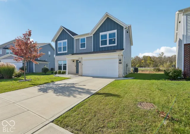 Photo 2 of Single family home for sale at 9707 Violet Cir, Indianapolis, IN 46239 | MLS# 22133363 | Listing updated on 2026-10-27