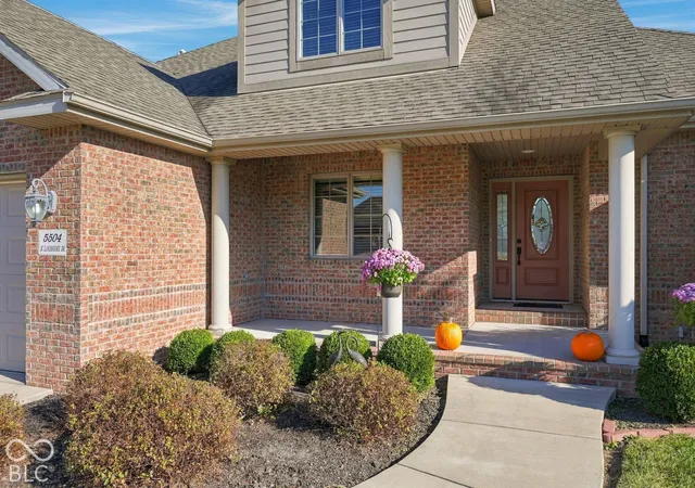 Photo 3 of Single family home for sale at 5504 N Lakeshore Dr, Muncie, IN 47304 | MLS# 22133366 | Listing updated on 2026-10-26