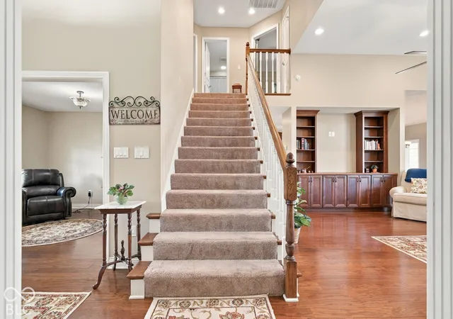 Photo 4 of Single family home for sale at 5504 N Lakeshore Dr, Muncie, IN 47304 | MLS# 22133366 | Listing updated on 2026-10-27