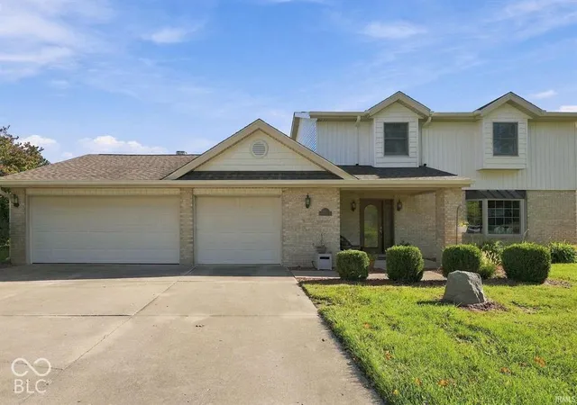 Photo 2 of Single family home for sale at 8504 N Wilderness Rd, Muncie, IN 47303 | MLS# 22133369 | Listing updated on 2026-10-26