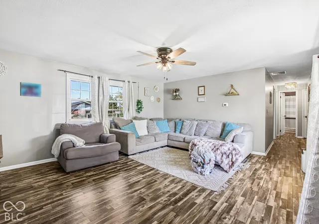 Photo 3 of Single family home for sale at 450 Shore Ave, Martinsville, IN 46151 | MLS# 22133377 | Listing updated on 2026-10-26