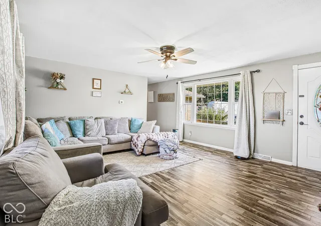 Photo 4 of Single family home for sale at 450 Shore Ave, Martinsville, IN 46151 | MLS# 22133377 | Listing updated on 2026-10-26