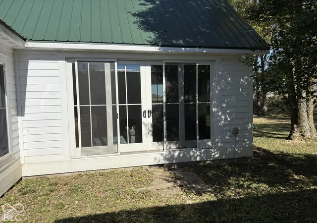 Photo 1 of Single family home for sale at 1866 N 450 Road W, Rushville, IN 46173 | MLS# 22133378 | Listing updated on 2026-10-28