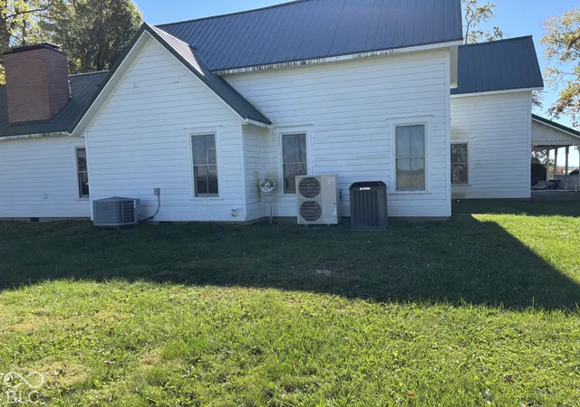 Photo 3 of Single family home for sale at 1866 N 450 Road W, Rushville, IN 46173 | MLS# 22133378 | Listing updated on 2026-10-28