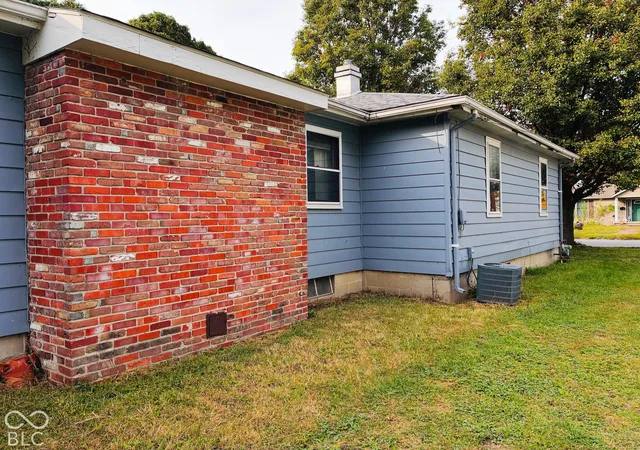 Photo 3 of Single family home for sale at 75 Mckinley St, Shelbyville, IN 46176 | MLS# 22133383 | Listing updated on 2026-10-27