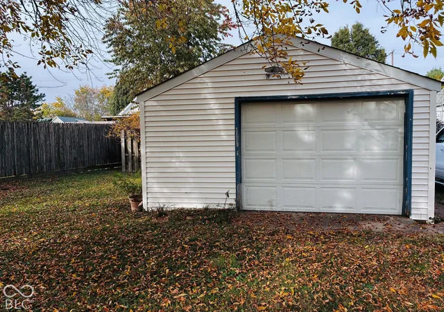 Photo 4 of Single family home for sale at 75 Mckinley St, Shelbyville, IN 46176 | MLS# 22133383 | Listing updated on 2026-10-27