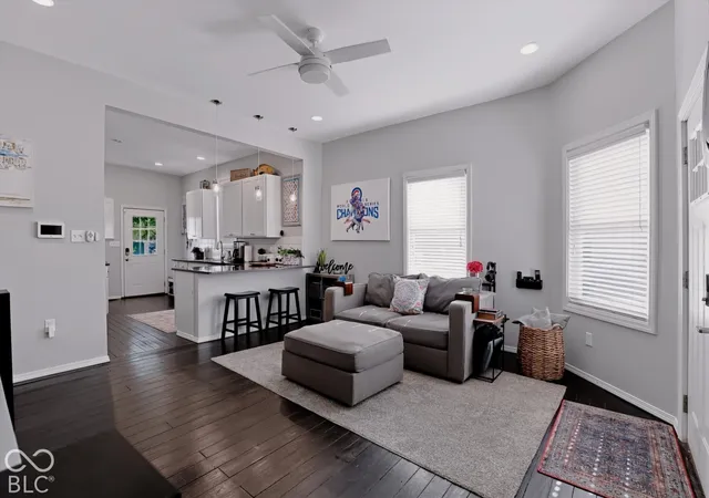 Photo 3 of Single family home for sale at 1013 California St, Columbus, IN 47201 | MLS# 22133390 | Listing updated on 2026-10-26