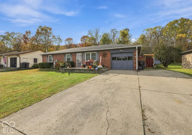 Photo 2 of Single family home for sale at 80 Kings Xing, Mooresville, IN 46158 | MLS# 22133398 | Listing updated on 2026-10-27