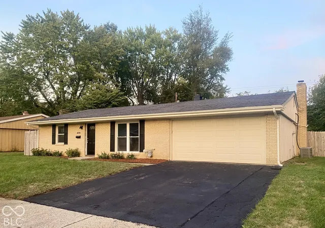 Photo 1 of Single family home for sale at 4019 Eisenhower Dr, Indianapolis, IN 46254 | MLS# 22133401 | Listing updated on 2026-10-26