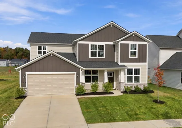 Photo 4 of Single family home for sale at 8410 Morgan Ln, Zionsville, IN 46077 | MLS# 22133414 | Listing updated on 2026-10-29