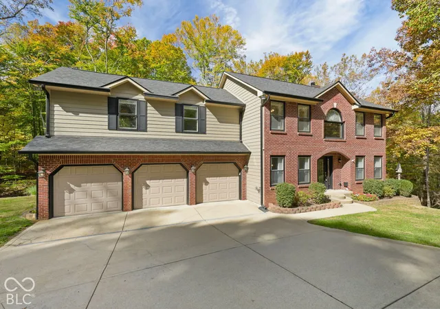 Photo 3 of Single family home for sale at 2960 Country Clb Ct, Martinsville, IN 46151 | MLS# 22133415 | Listing updated on 2026-10-27