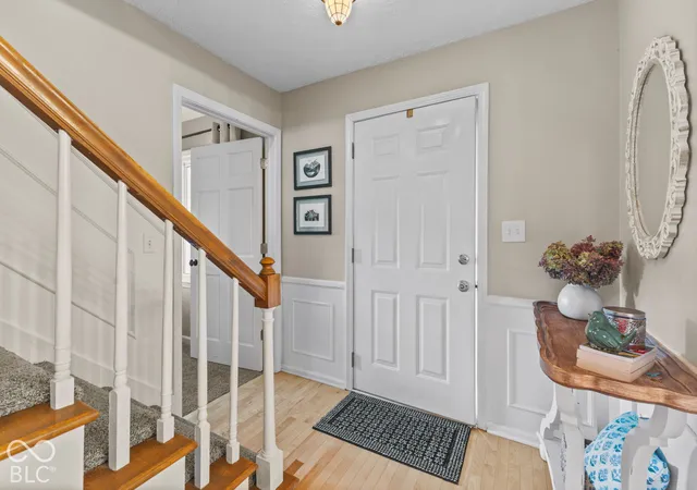 Photo 4 of Single family home for sale at 915 Margueritta Way, Greenwood, IN 46143 | MLS# 22133418 | Listing updated on 2026-10-29