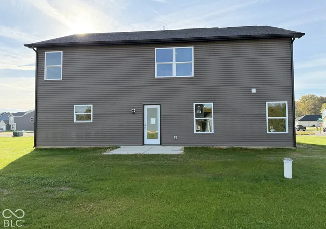 Photo 4 of Single family home for sale at 3104 Shasta Dr, Muncie, IN 47303 | MLS# 22133425 | Listing updated on 2026-10-26