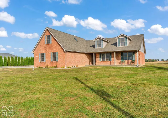 Photo 2 of Single family home for sale at 22 W County Rd 1075 N, Lizton, IN 46149 | MLS# 22133427 | Listing updated on 2026-10-27