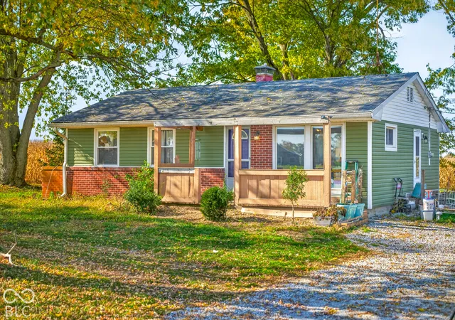 Photo 1 of Single family home for sale at 1968 W State Rd 44, Franklin, IN 46131 | MLS# 22133428 | Listing updated on 2026-10-29