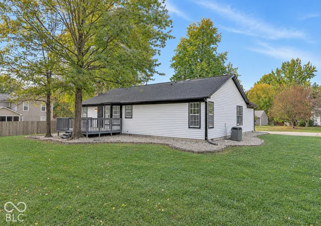 Photo 3 of Single family home for sale at 11717 Madden Ln, Fishers, IN 46038 | MLS# 22133436 | Listing updated on 2026-10-26
