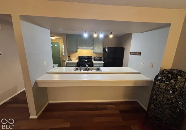 Photo 4 of Condo for sale at 9460 Aspen Grv Ln, Indianapolis, IN 46250 | MLS# 22133444 | Listing updated on 2026-10-28
