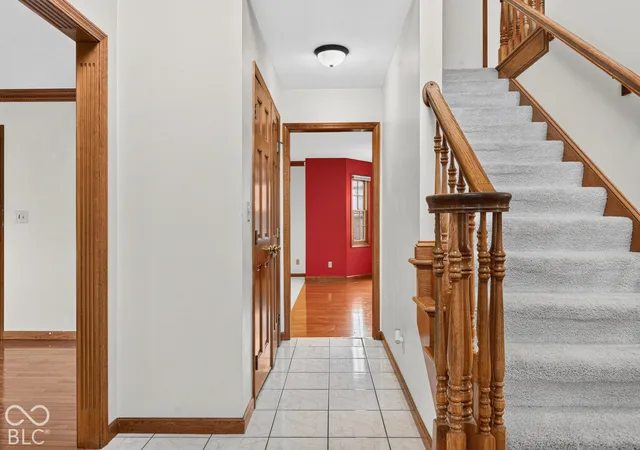 Photo 2 of Single family home for sale at 1424 Blackhawk Dr, Columbus, IN 47201 | MLS# 22133458 | Listing updated on 2026-10-29