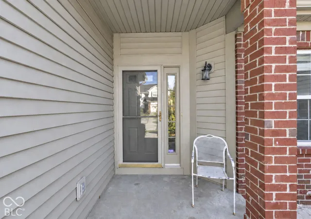 Photo 4 of Single family home for sale at 5347 Rippling Brk Way, Carmel, IN 46033 | MLS# 22133465 | Listing updated on 2026-10-27