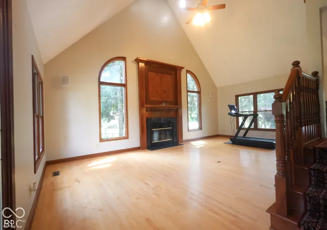 Photo 2 of Single family home for sale at 441 W Thompson Rd, Indianapolis, IN 46217 | MLS# 22133481 | Listing updated on 2026-10-26