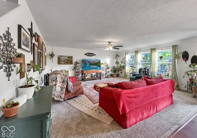 Photo 4 of Single family home for sale at 5025 W Bay Rd, Plainfield, IN 46168 | MLS# 22133485 | Listing updated on 2026-10-29