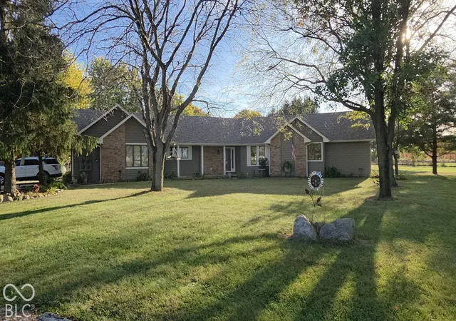Photo 1 of Single family home for sale at 1207 W 500 South, Anderson, IN 46013 | MLS# 22133490 | Listing updated on 2026-10-27