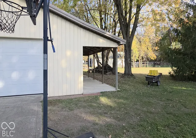 Photo 2 of Single family home for sale at 1207 W 500 South, Anderson, IN 46013 | MLS# 22133490 | Listing updated on 2026-10-27