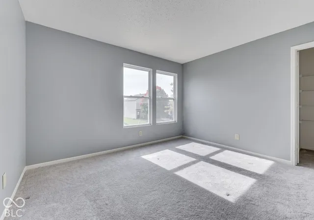 Photo 4 of Single family home for sale at 7952 States Bnd Dr, Indianapolis, IN 46239 | MLS# 22133493 | Listing updated on 2026-10-27