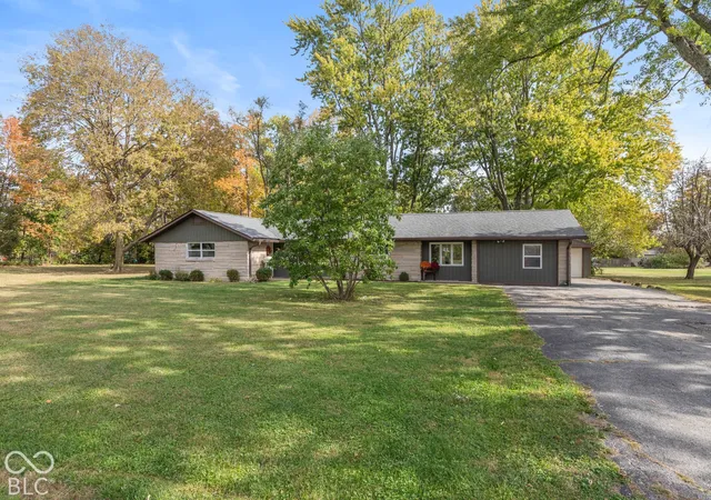 Single family home for sale at 1947 Argyle Dr, Avon, IN 46123 | MLS# 22133504
