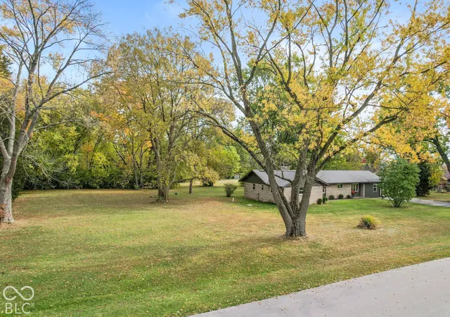 Photo 3 of Single family home for sale at 1947 Argyle Dr, Avon, IN 46123 | MLS# 22133504 | Listing updated on 2026-10-28