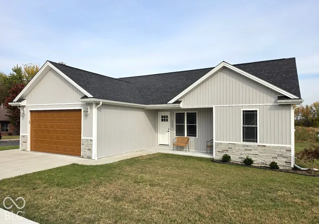 Photo 1 of Single family home for sale at 729 Marley Ln, Seymour, IN 47274 | MLS# 22133510 | Listing updated on 2026-10-27