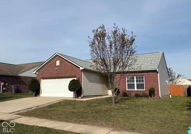 Photo 1 of Single family home for sale at 724 Winding Grv Dr, Indianapolis, IN 46217 | MLS# 22133519 | Listing updated on 2026-10-27