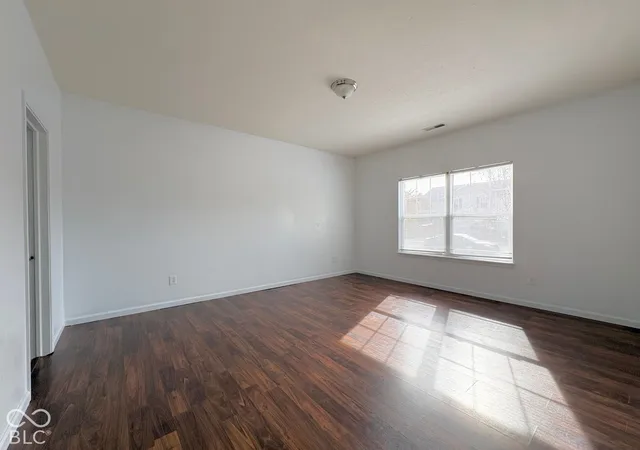 Photo 2 of Single family home for sale at 724 Winding Grv Dr, Indianapolis, IN 46217 | MLS# 22133519 | Listing updated on 2026-10-27