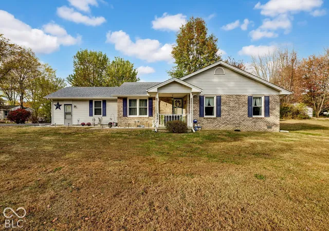 Photo 2 of Single family home for sale at 2881 White Hall Dr, North Vernon, IN 47265 | MLS# 22133524 | Listing updated on 2026-10-27