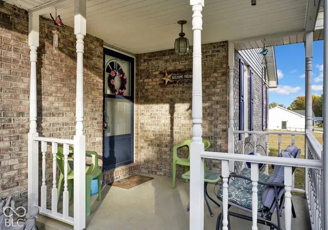 Photo 4 of Single family home for sale at 2881 White Hall Dr, North Vernon, IN 47265 | MLS# 22133524 | Listing updated on 2026-10-27