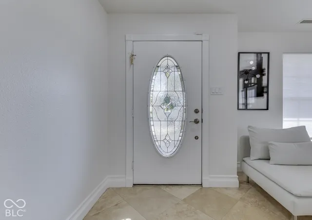Photo 3 of Single family home for sale at 960 Bentgrass Dr, Greenwood, IN 46143 | MLS# 22133525 | Listing updated on 2026-10-29