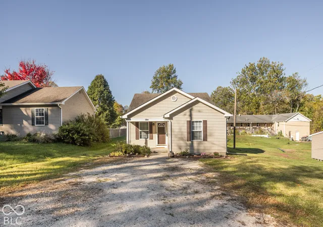 Photo 2 of Single family home for sale at 184 High St, Danville, IN 46122 | MLS# 22133526 | Listing updated on 2026-10-27