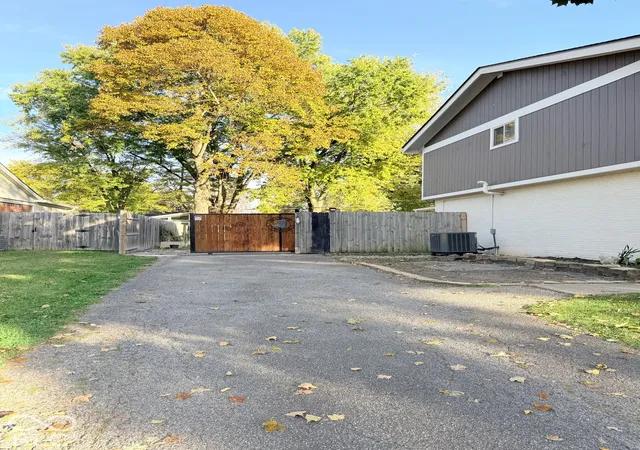 Photo 4 of Single family home for sale at 4839 Alameda Rd, Indianapolis, IN 46228 | MLS# 22133529 | Listing updated on 2026-10-27