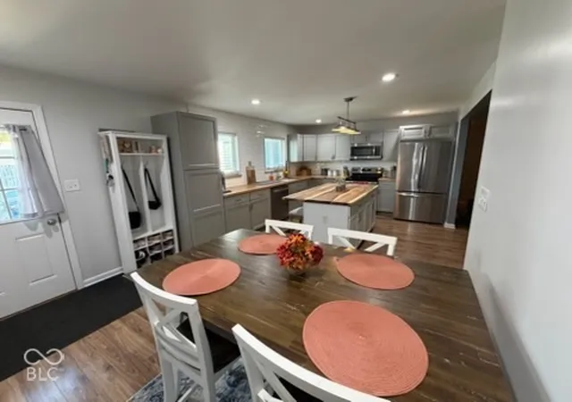 Photo 4 of Single family home for sale at 510 S Saratoga Dr, Brownsburg, IN 46112 | MLS# 22133540 | Listing updated on 2026-10-27