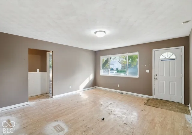 Photo 3 of Single family home for sale at 5806 Oliver Ave, Indianapolis, IN 46241 | MLS# 22133541 | Listing updated on 2026-10-29