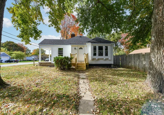 Single family home for sale at 1725 Euclid Dr, Anderson, IN 46011 | MLS# 22133543