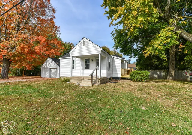 Photo 1 of Single family home for sale at 1725 Euclid Dr, Anderson, IN 46011 | MLS# 22133543 | Listing updated on 2026-10-27