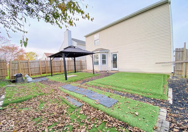 Photo 3 of Single family home for sale at 11543 Congressional Ln, Indianapolis, IN 46235 | MLS# 22133546 | Listing updated on 2026-10-27
